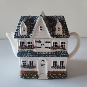 VTG. Charming House-Shaped Decorative Teapot.
